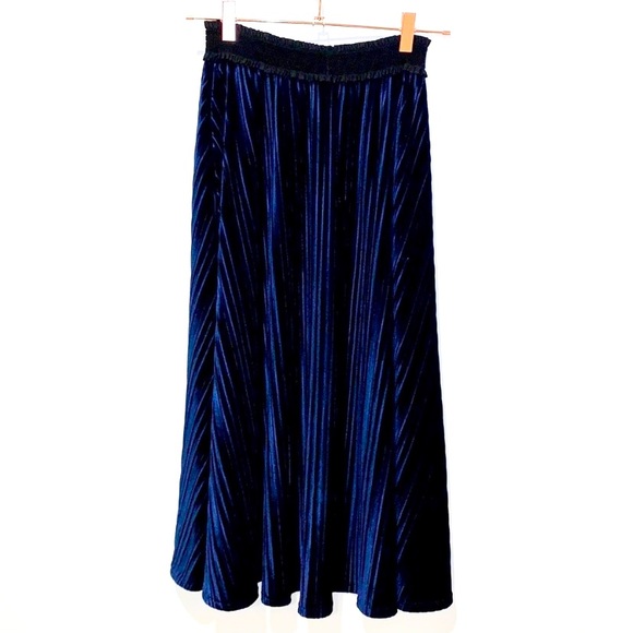 Laundry Shelli Segal Velvet Pleated Maxi Skirt - Picture 7 of 9